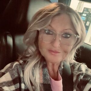 Meet your Posher, Dawn